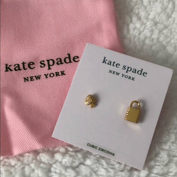 NWT Kate Spade Lock Spade stud earrings - Picture 2 of 9